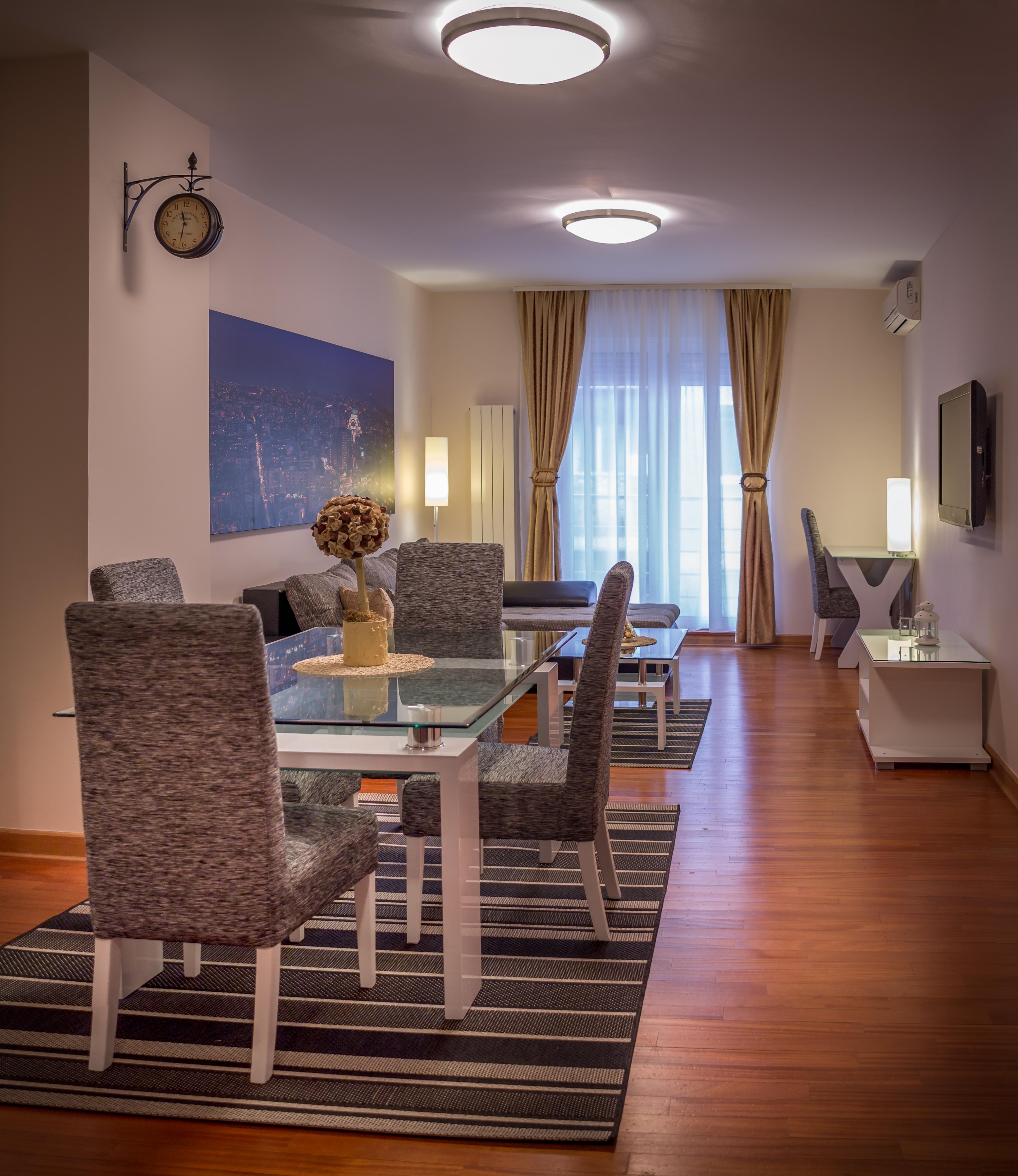 Feel Apartment